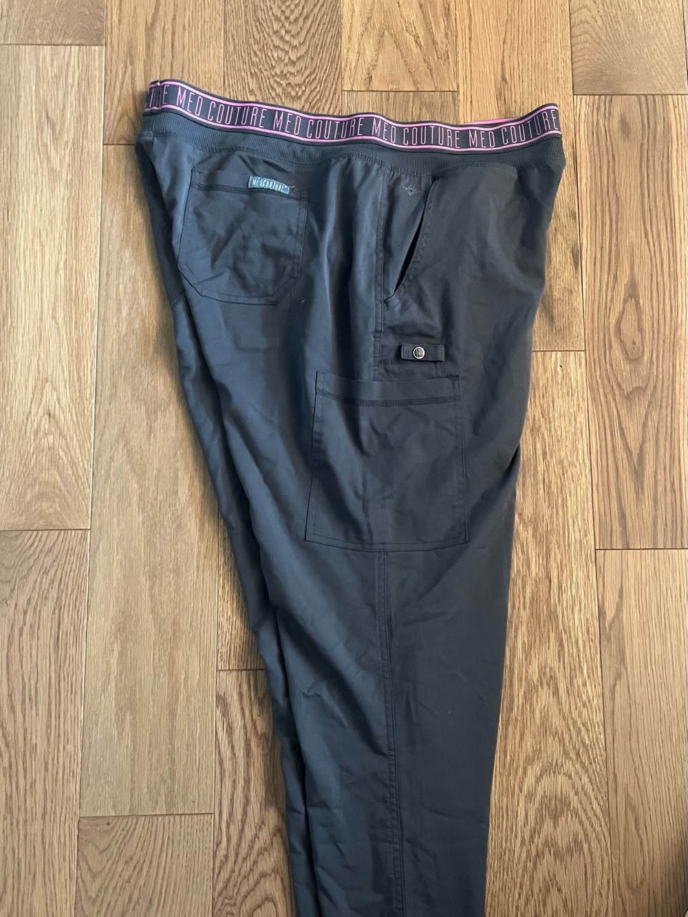 MedCouture Women’s Tall Large Scrub Pants - Picture 3 of 3